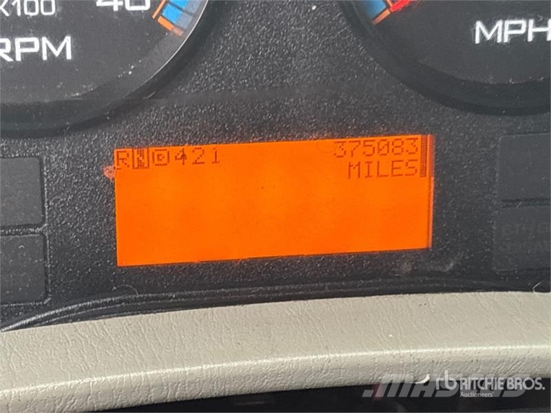 International 4300 Umpikorikuorma-autot