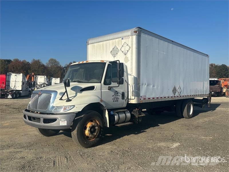 International 4300 Umpikorikuorma-autot
