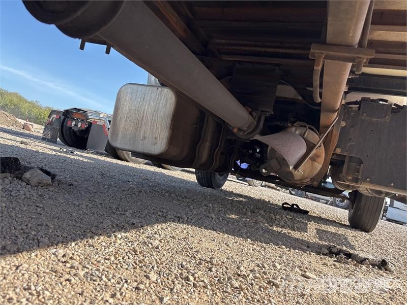 International 4300 Camiones caja cerrada