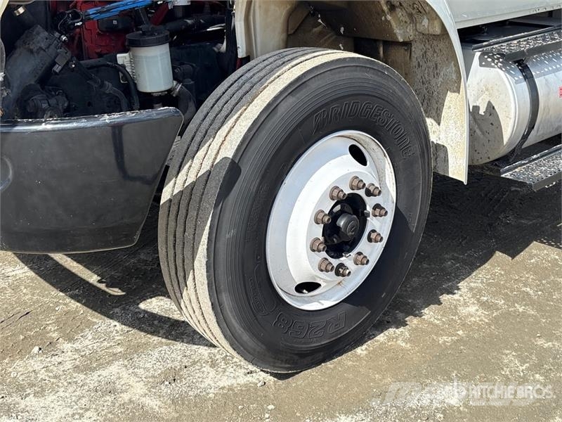 International 4300 Umpikorikuorma-autot