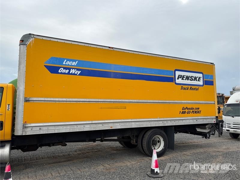 International 4300 Bakwagens met gesloten opbouw