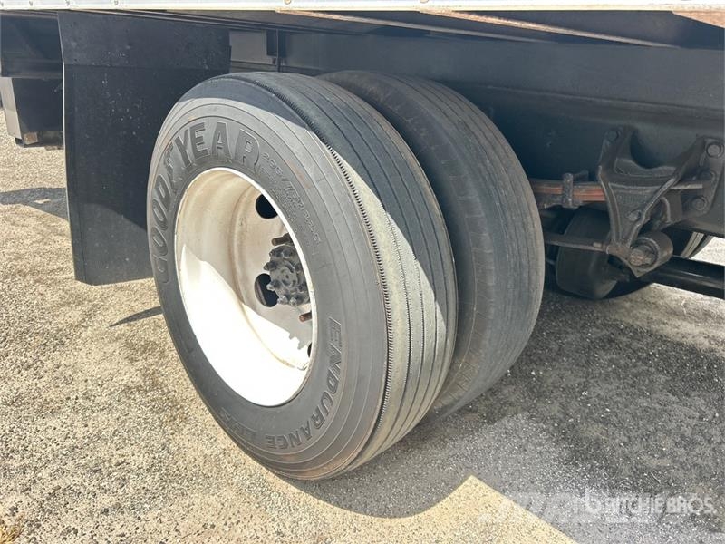 International 4300 厢式货车