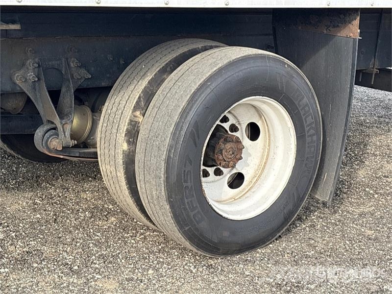 International 4300 Umpikorikuorma-autot