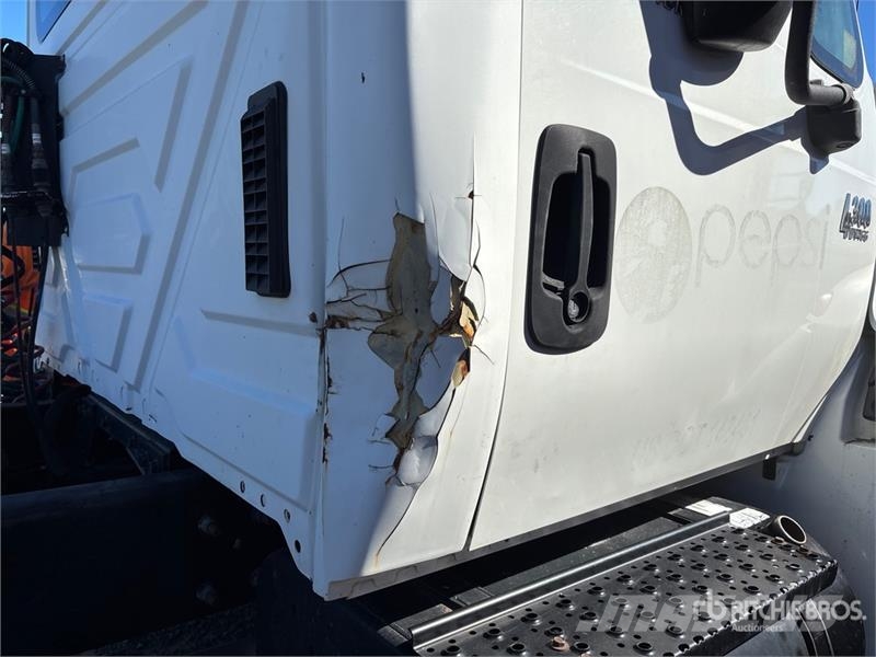 International 4300 Τράκτορες