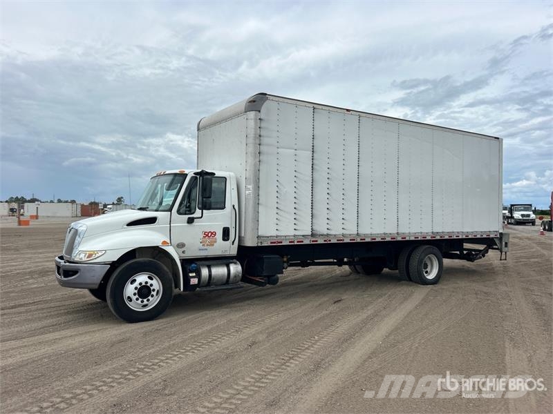 International 4300 탑차 트럭