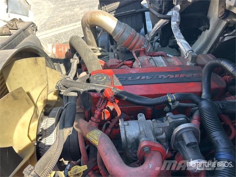 International 4300 Furgons