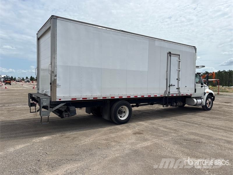 International 4300 Camion cu control de temperatura