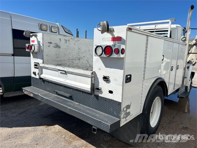 International 4300 Utilitaire benne
