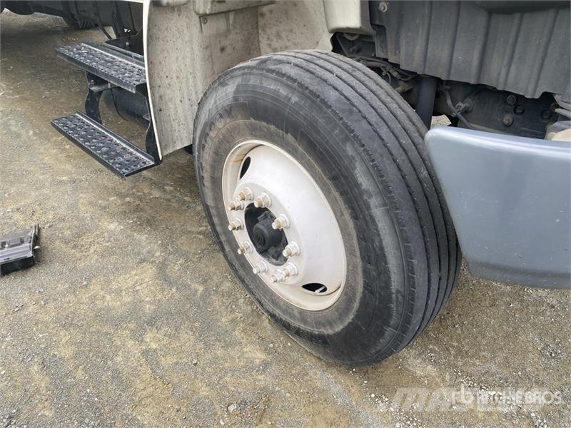 International 4300 Umpikorikuorma-autot