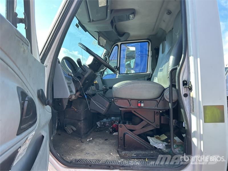 International 4300 Hytter och interiör