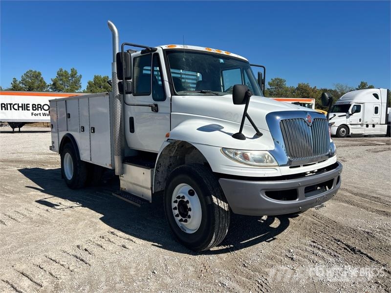 International 4300 Utilitaire benne