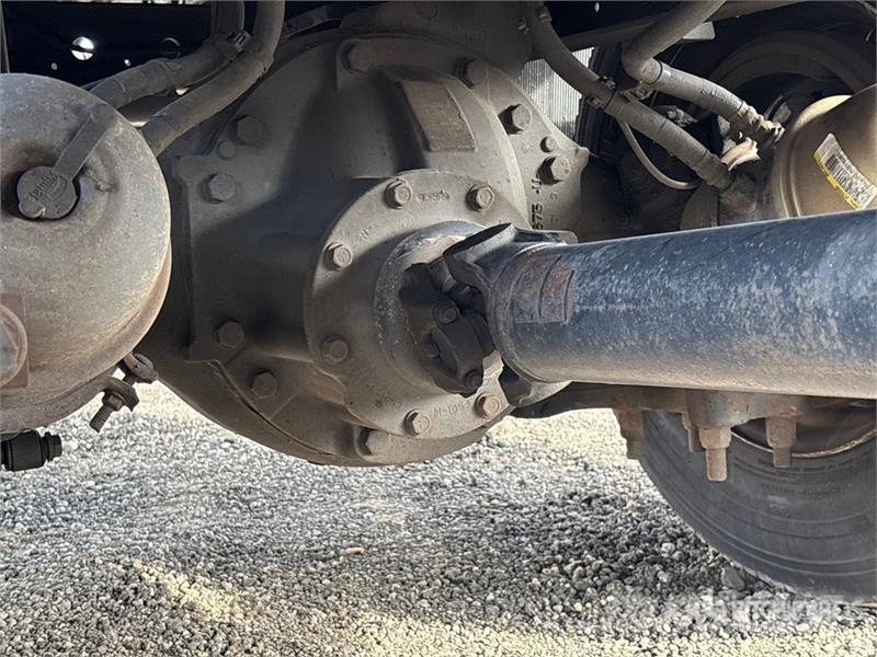 International 4300 Umpikorikuorma-autot