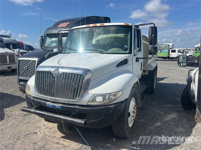 International 4300 Ūdens mašīnas