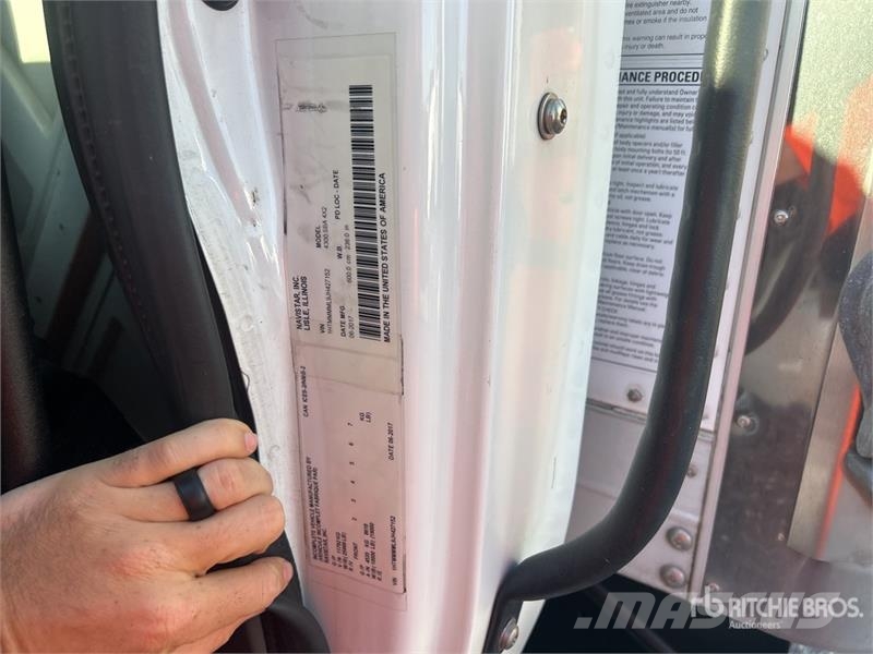 International 4300 Temperature controlled trucks