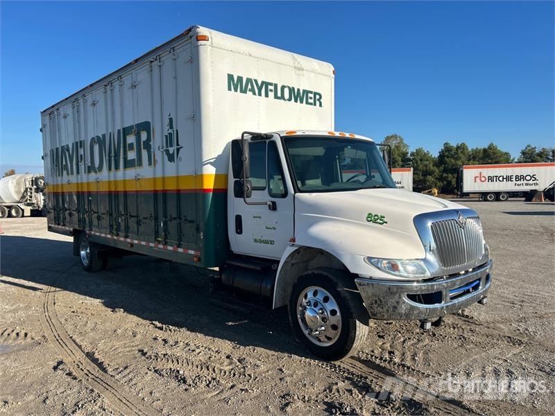 International 4300 ボックスボディー、ウイング、箱車