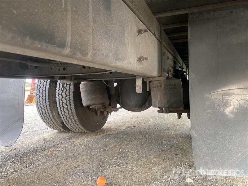 International 4300 Umpikorikuorma-autot