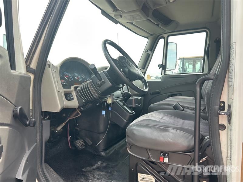 International 4300 Hűtős