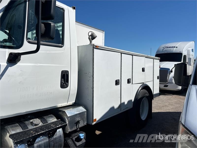 International 4300 Utilitaire benne