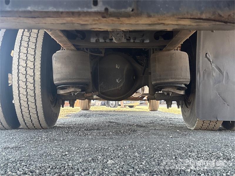 International 4300 Umpikorikuorma-autot