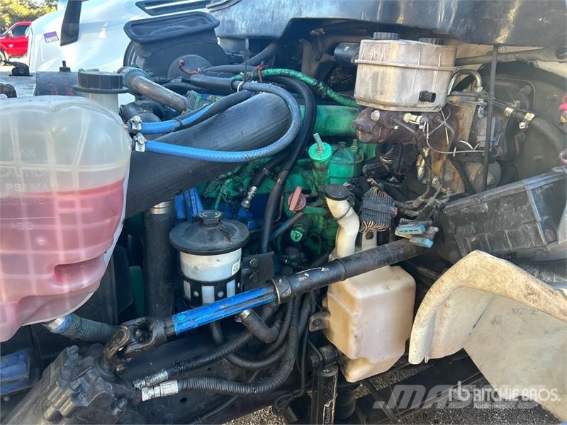 International 4300 ボックスボディー、ウイング、箱車