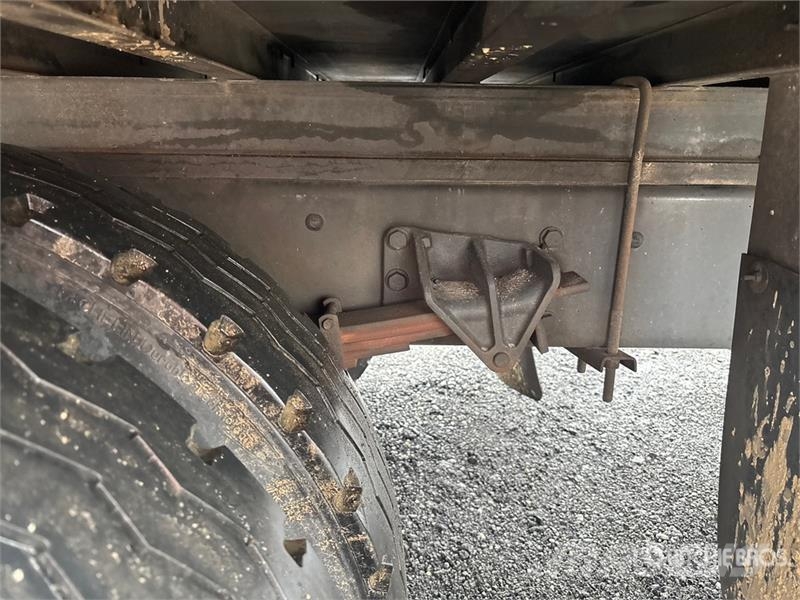 International 4300 Umpikorikuorma-autot