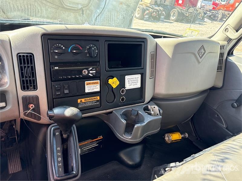 International 4300 Umpikorikuorma-autot