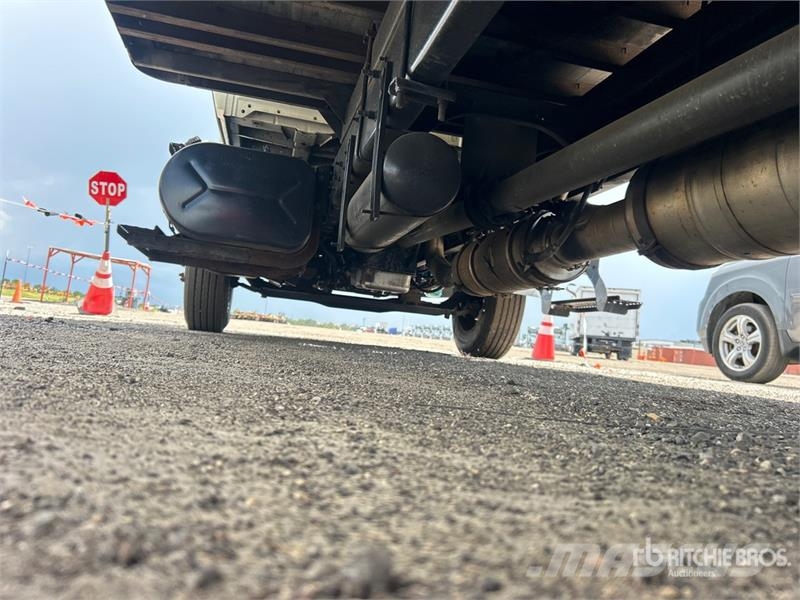 International 4300 厢式货车