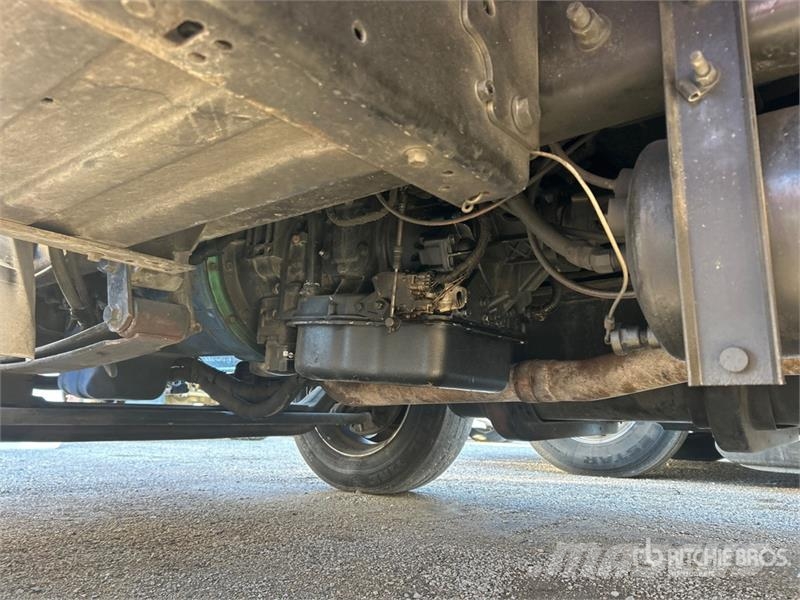International 4300 ボックスボディー、ウイング、箱車