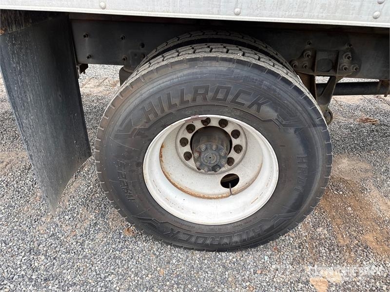 International 4300 Bakwagens met gesloten opbouw