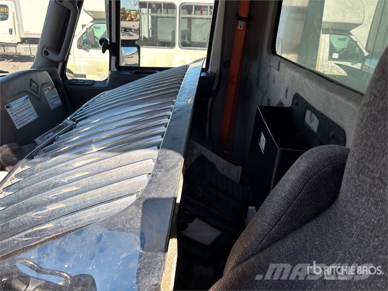 International 4300 Camion cassonati