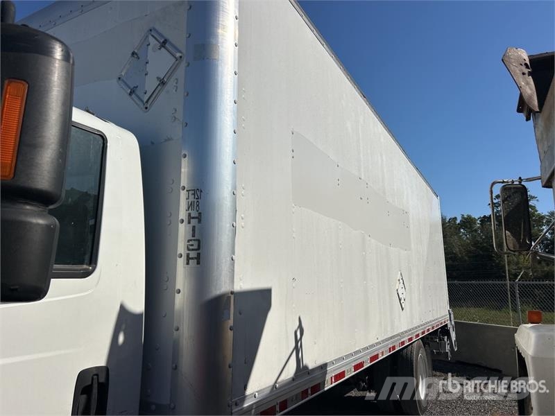 International 4300 Furgons