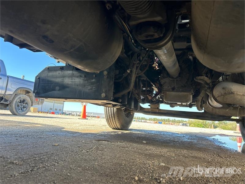 International 4300 Utilitaire benne