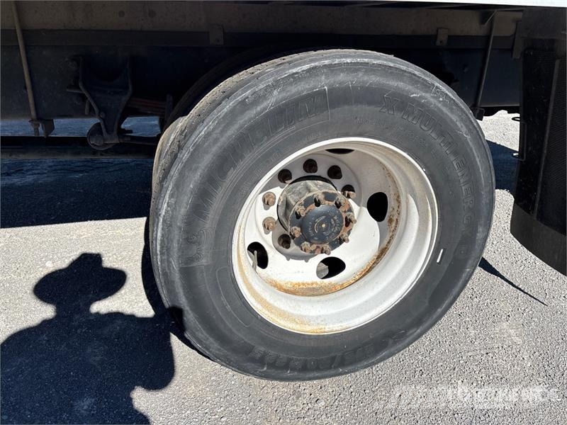 International 4300 Camion cassonati