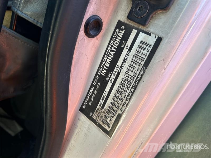International 4300 ボックスボディー、ウイング、箱車