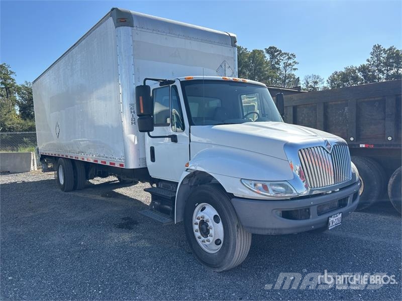 International 4300 Furgons