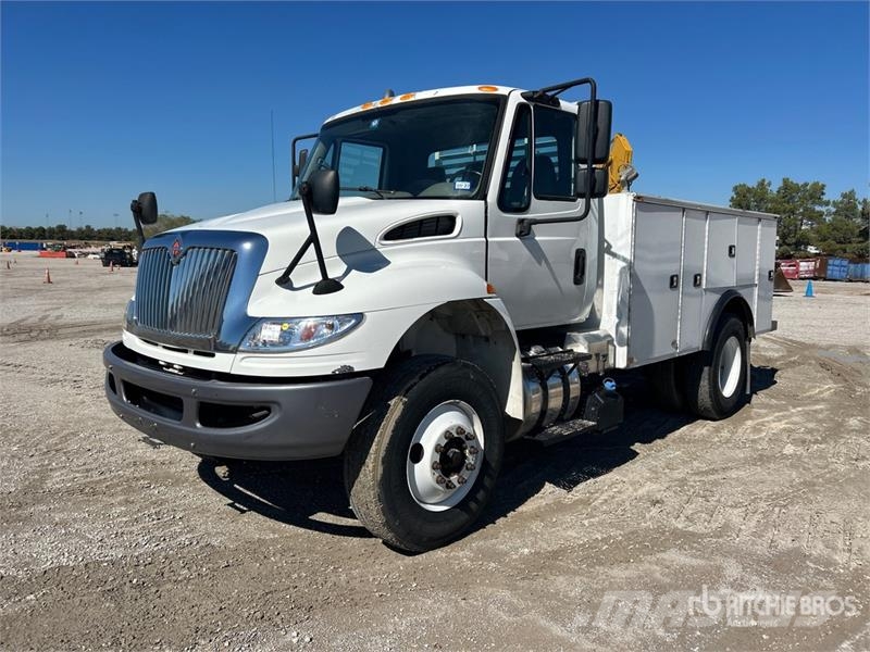 International 4300 Utilitaire benne