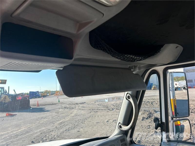 International 4300 ボックスボディー、ウイング、箱車
