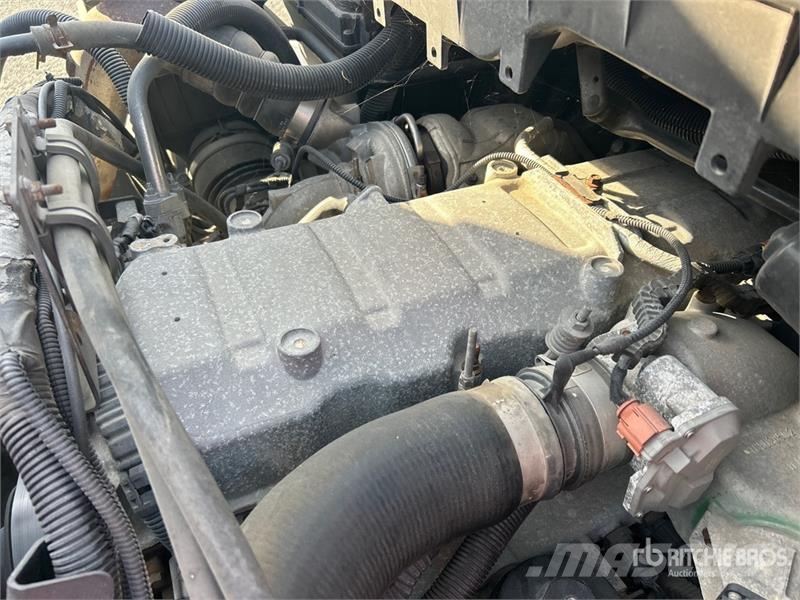 International 4300 Каросерии