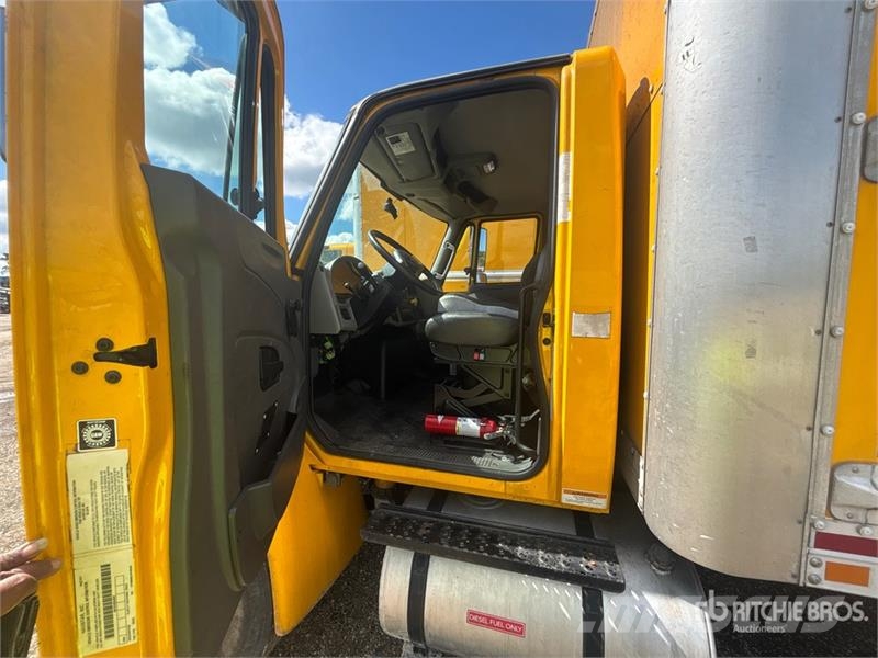 International 4300 Skåpbilar