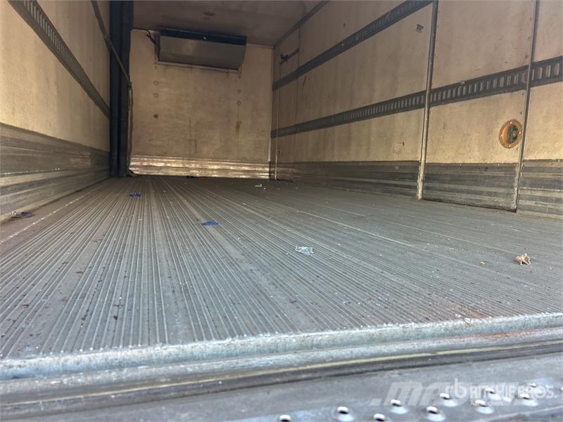 International 4300 Temperature controlled trucks