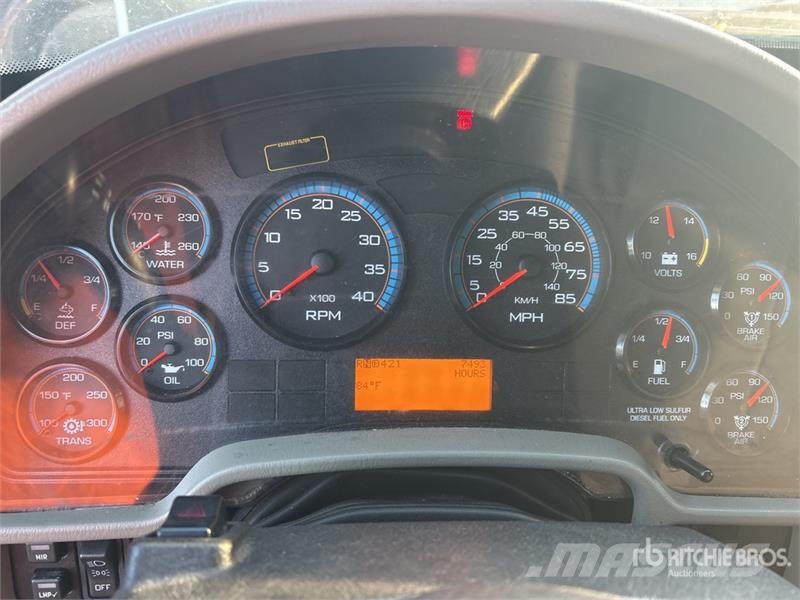 International 4300 Umpikorikuorma-autot