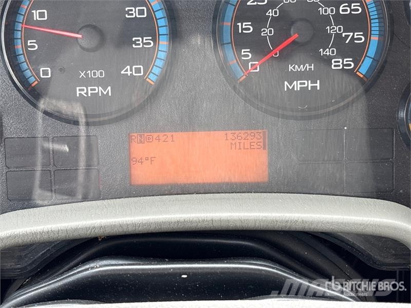 International 4300 Camion cu control de temperatura