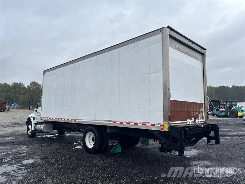 International 4300 Umpikorikuorma-autot