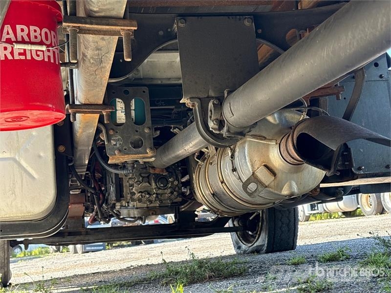 International 4300 Umpikorikuorma-autot