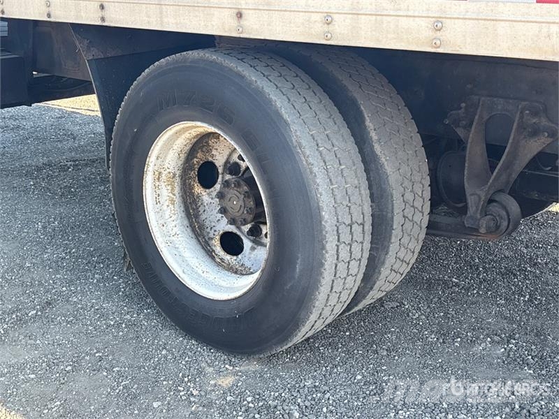 International 4300 Umpikorikuorma-autot