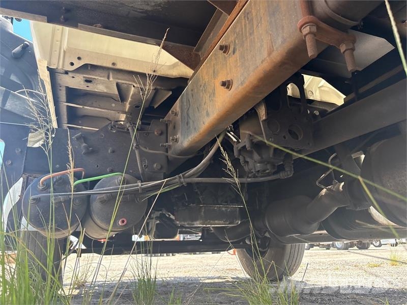 International 4300 Фургони