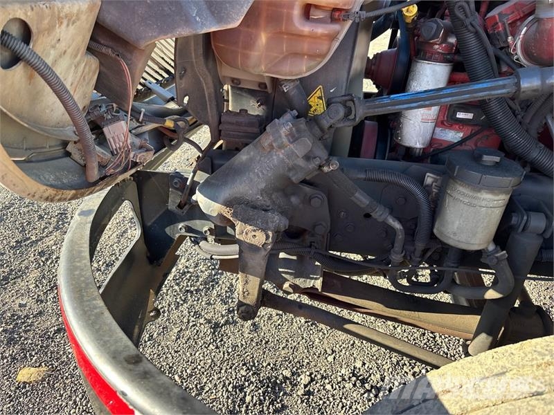 International 4300 شاحنات ذات هيكل صندوقي