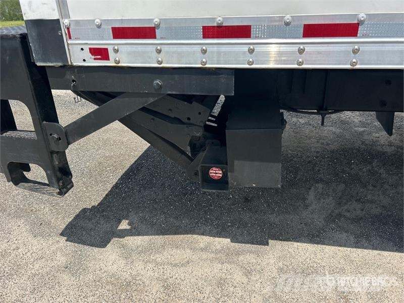 International 4300 厢式货车