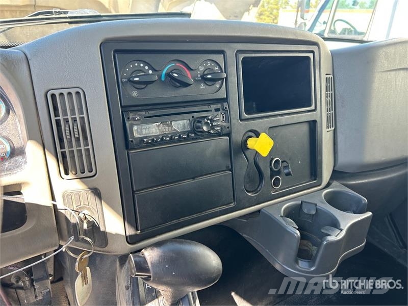 International 4300 Utilitaire benne