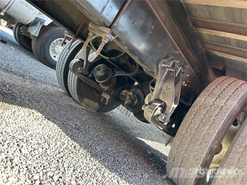 International 4300 Furgons